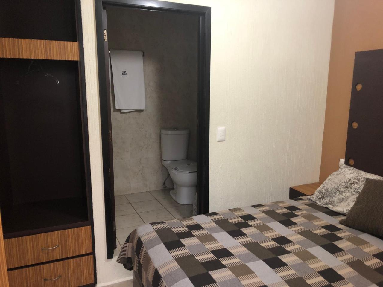 Hotel Del Carmen León Zewnętrze zdjęcie
